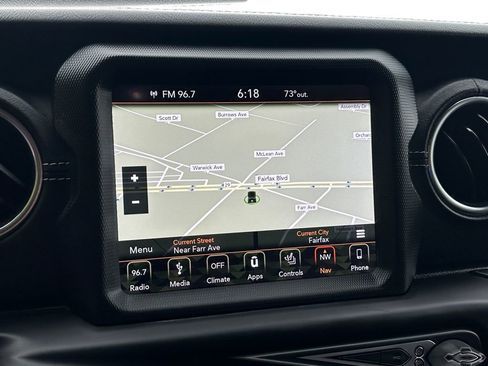 Used 2018 Jeep Wrangler Unlimited Sahara AWD/4WD image 22