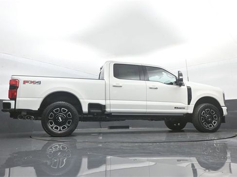 New 2026 Ford F250 Platinum w/ FX4 Off-Road Package image 32