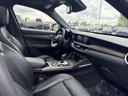 Used 2022 Alfa Romeo Stelvio Ti w/ Active Assist Plus Package AWD/4WD image 28