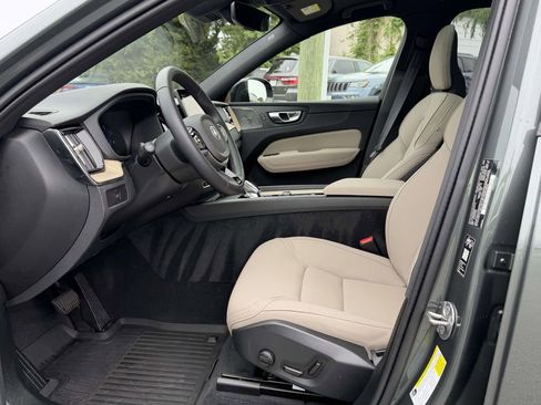 Used 2026 Volvo XC60 B5 Plus w/ Climate Package AWD/4WD image 16