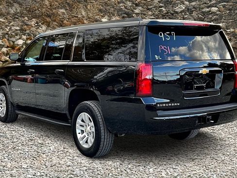Used 2020 Chevrolet Suburban LS image 9