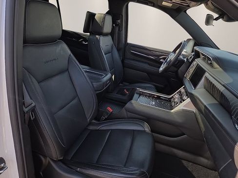 Used 2023 GMC Yukon XL Denali w/ Denali Reserve Package AWD/4WD image 16