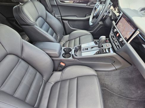 Certified 2026 Porsche Macan AWD/4WD image 15