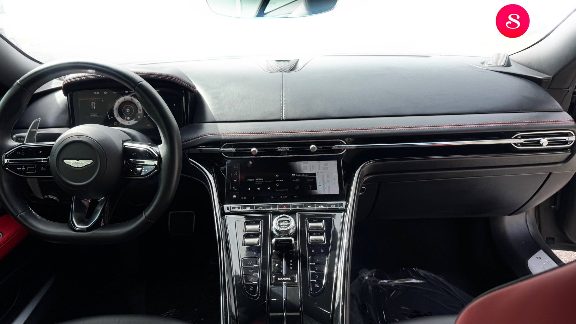 Used 2024 Aston Martin DB12 Coupe RWD image 12