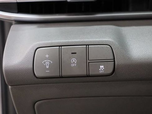 Used 2025 Hyundai Elantra SE FWD image 18