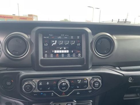 Used 2023 Jeep Wrangler Unlimited w/ Cold Weather Group AWD/4WD image 25