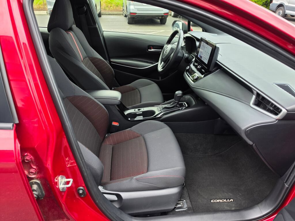 Used 2024 Toyota Corolla SE w/ SE Package FWD image 11
