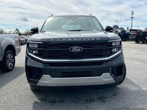 New 2025 Ford Expedition Platinum w/ Platinum Ultimate Package AWD/4WD image 5