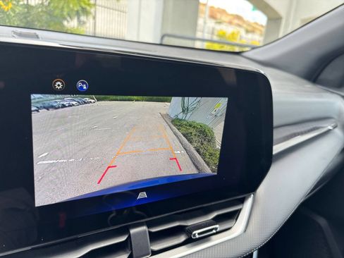Used 2025 Chevrolet Equinox LT FWD image 24
