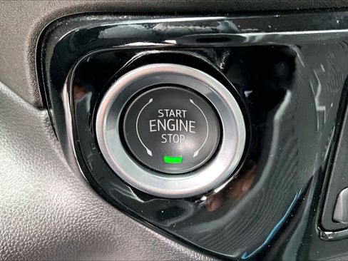 Certified 2025 GMC Sierra 2500 SLT w/ Texas SLT Premium Package image 32