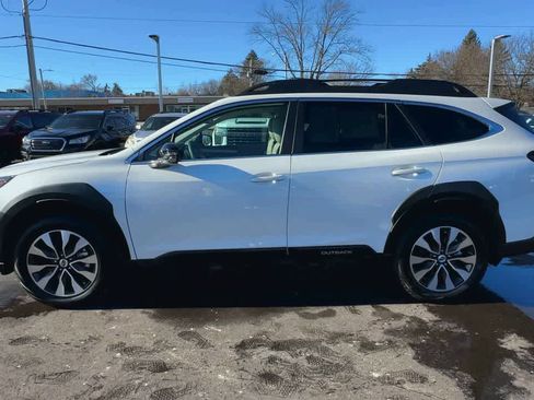 Certified 2025 Subaru Outback Limited image 5