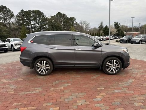 Used 2017 Honda Pilot Elite image 16