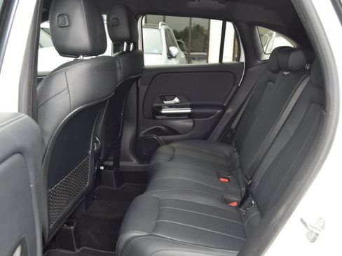 Used 2025 Mercedes-Benz GLA 250 image 32