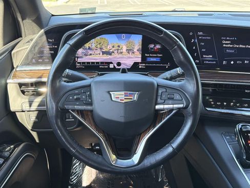 Used 2024 Cadillac Escalade Premium Luxury image 12