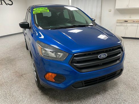 Used 2019 Ford Escape S image 3