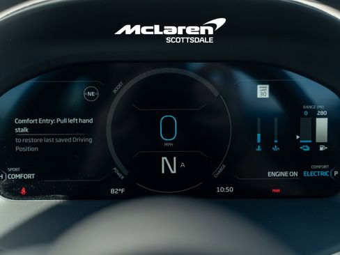 Used 2025 McLaren Artura image 25