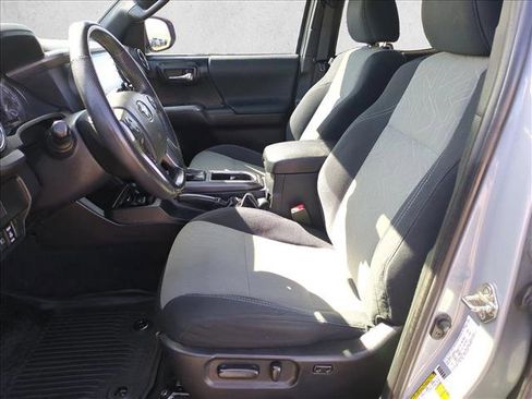 Used 2021 Toyota Tacoma TRD Off-Road w/ Technology Package image 15