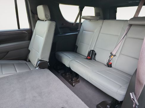 Used 2024 Chevrolet Suburban LT AWD/4WD image 13