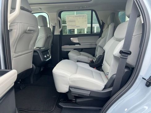 New 2026 Ford Expedition Active image 5