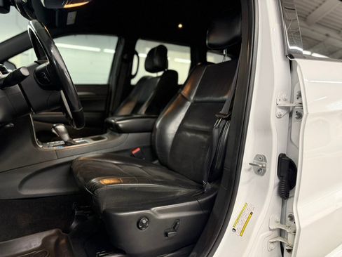 Used 2018 Jeep Grand Cherokee Altitude AWD/4WD image 16