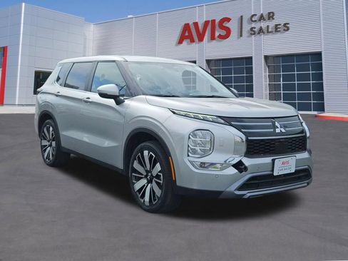 Used 2025 Mitsubishi Outlander SE AWD/4WD image 9