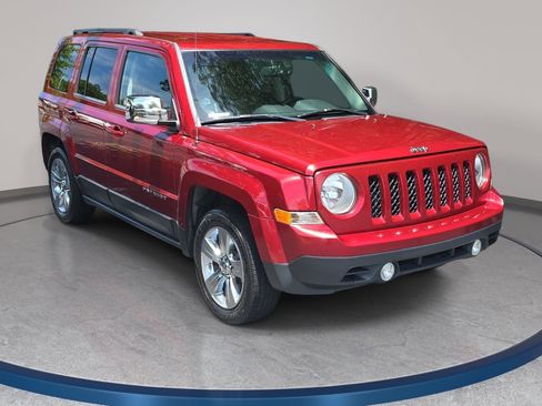Used 2015 Jeep Patriot Latitude FWD image 3