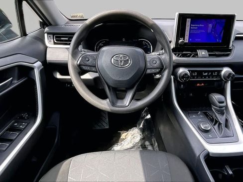 Used 2025 Toyota RAV4 XLE AWD/4WD image 6