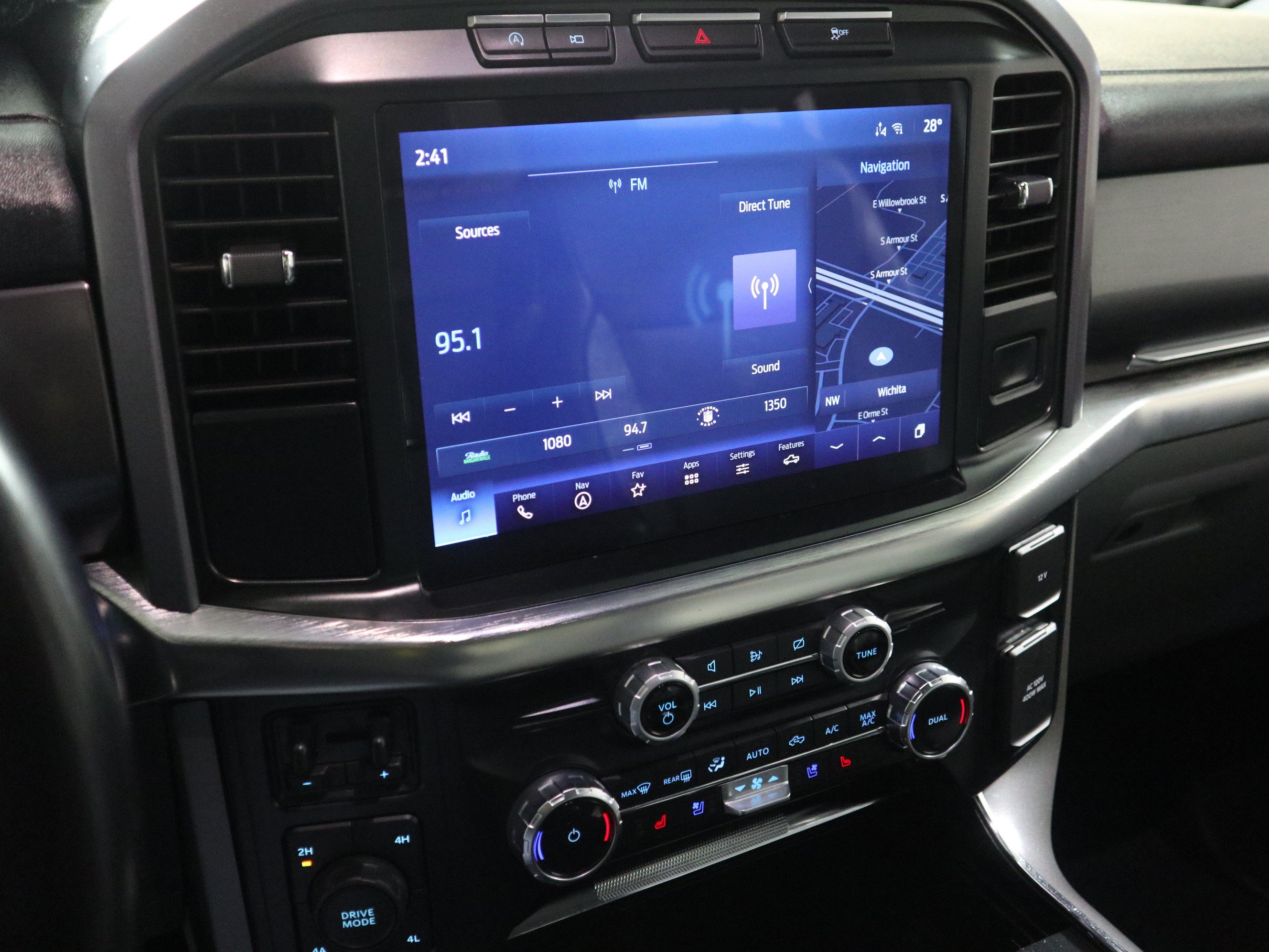 Used 2023 Ford F150 Lariat AWD/4WD image 22