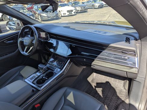 Used 2019 Audi Q8 Premium image 32