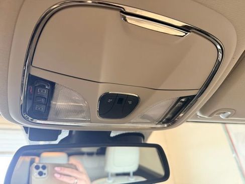 Used 2018 Jeep Cherokee Overland w/ Technology Group image 42