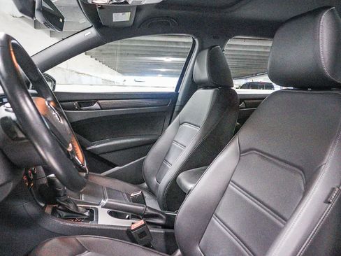 Used 2022 Volkswagen Passat 2.0T R-Line FWD image 19