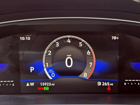 Used 2024 Volkswagen Tiguan SE image 13