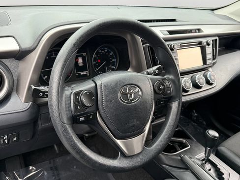 Used 2018 Toyota RAV4 LE w/ All Weather Liner Package FWD image 20