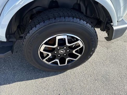 Used 2024 Ford Bronco Outer Banks image 15