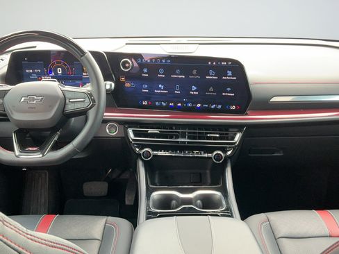 Used 2024 Chevrolet Traverse RS FWD image 7