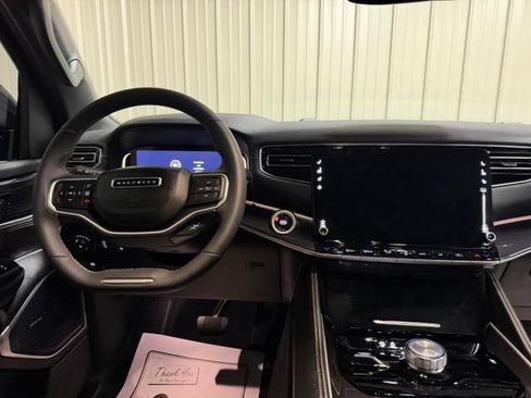 Used 2024 Jeep Wagoneer 4WD image 36