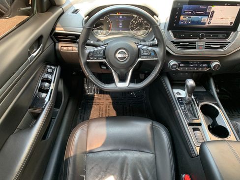 Used 2024 Nissan Altima 2.5 SL FWD image 25
