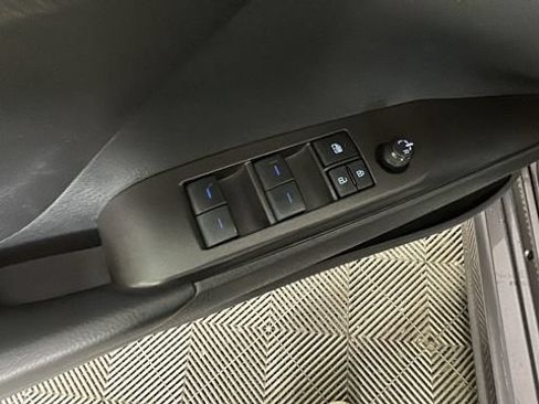 Used 2024 Toyota Camry SE FWD image 11