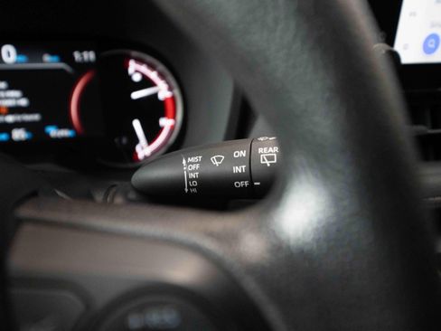 Used 2025 Toyota RAV4 LE AWD/4WD image 14
