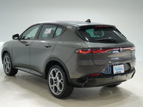 New 2025 Alfa Romeo Tonale w/ Premium Package AWD/4WD image 5