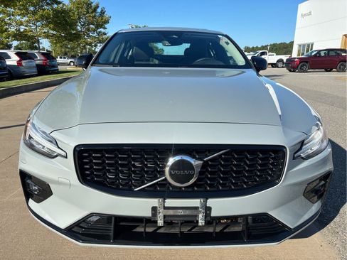 Used 2025 Volvo S60 B5 Core AWD/4WD image 3