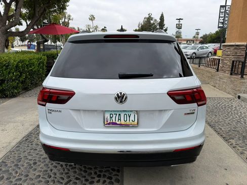 Used 2018 Volkswagen Tiguan SE AWD/4WD image 6
