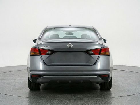 Used 2025 Nissan Altima 2.5 SV image 7