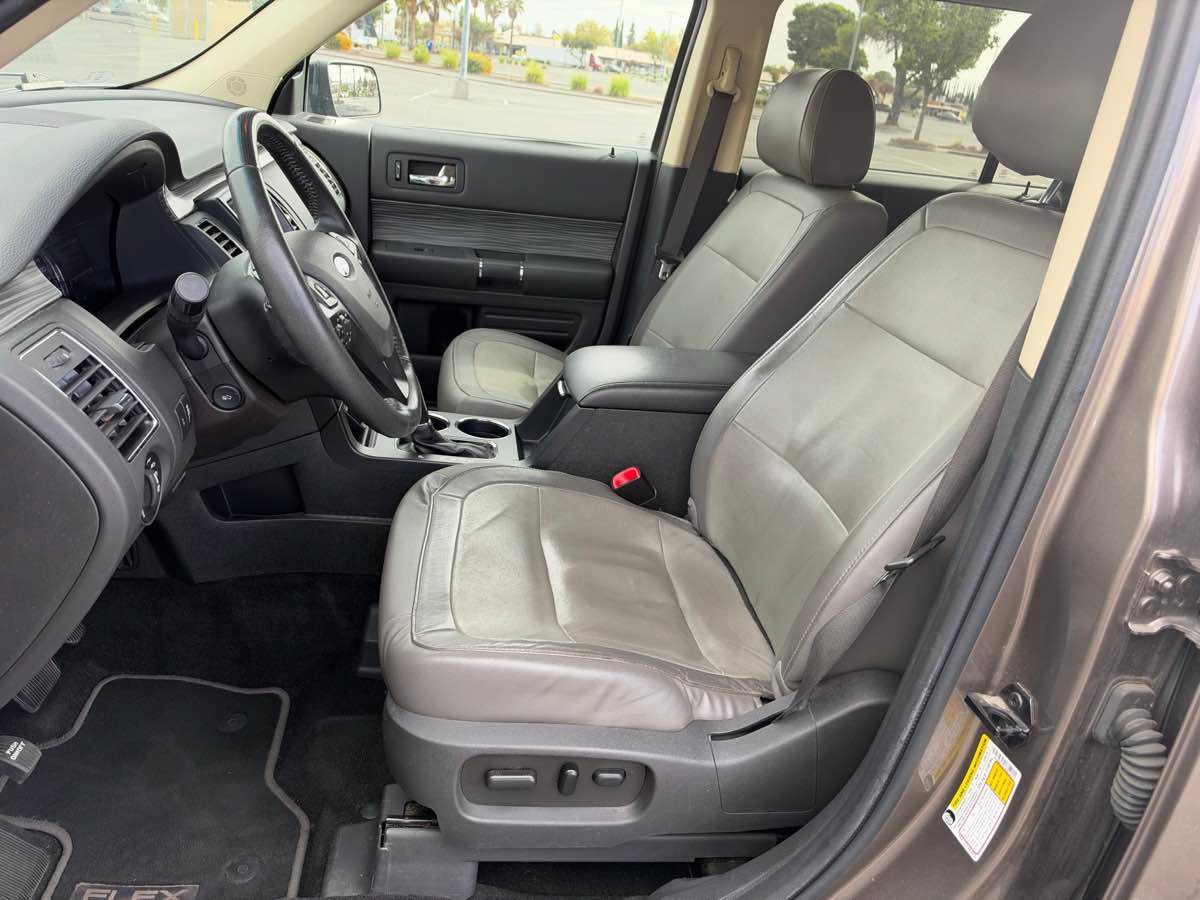 Used 2019 Ford Flex SEL w/ Equipment Group 202A FWD image 13