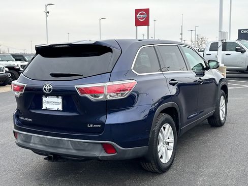 Used 2015 Toyota Highlander LE image 3