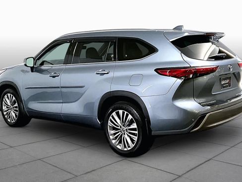 Used 2022 Toyota Highlander Platinum AWD/4WD image 12