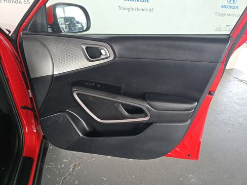 Used 2024 Kia Soul LX image 23