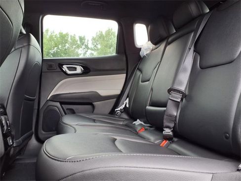 New 2025 Jeep Compass Limited w/ Sun & Sound Group image 10