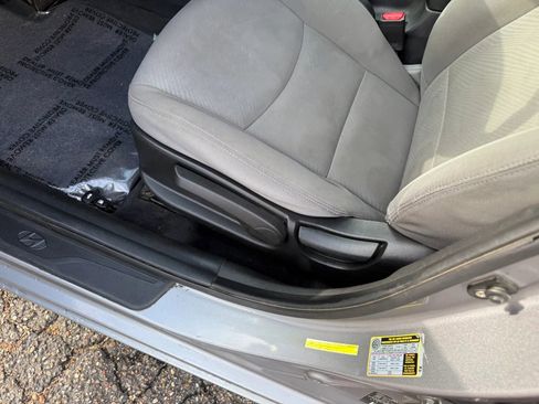 Used 2011 Hyundai Elantra GLS w/ Preferred Equipment Pkg 3 FWD image 9