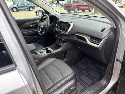 Used 2024 GMC Terrain Denali w/ Denali Premium Package AWD/4WD image 15